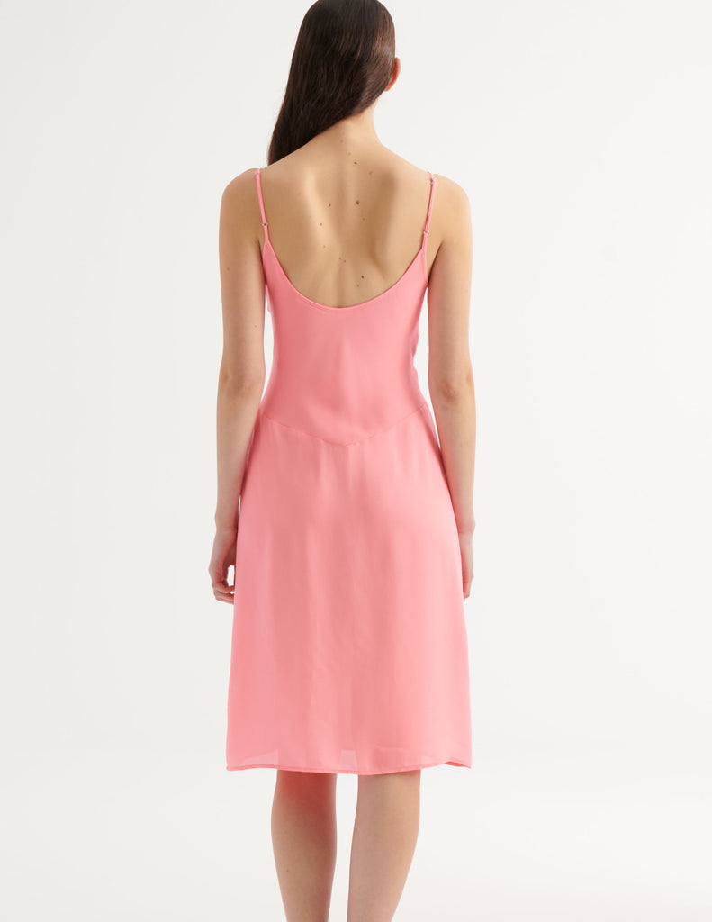 back of a model in the cadel slip in prima pink